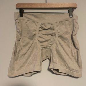 Lululemon Rapid Vent Tech Boxer (Beige) XL